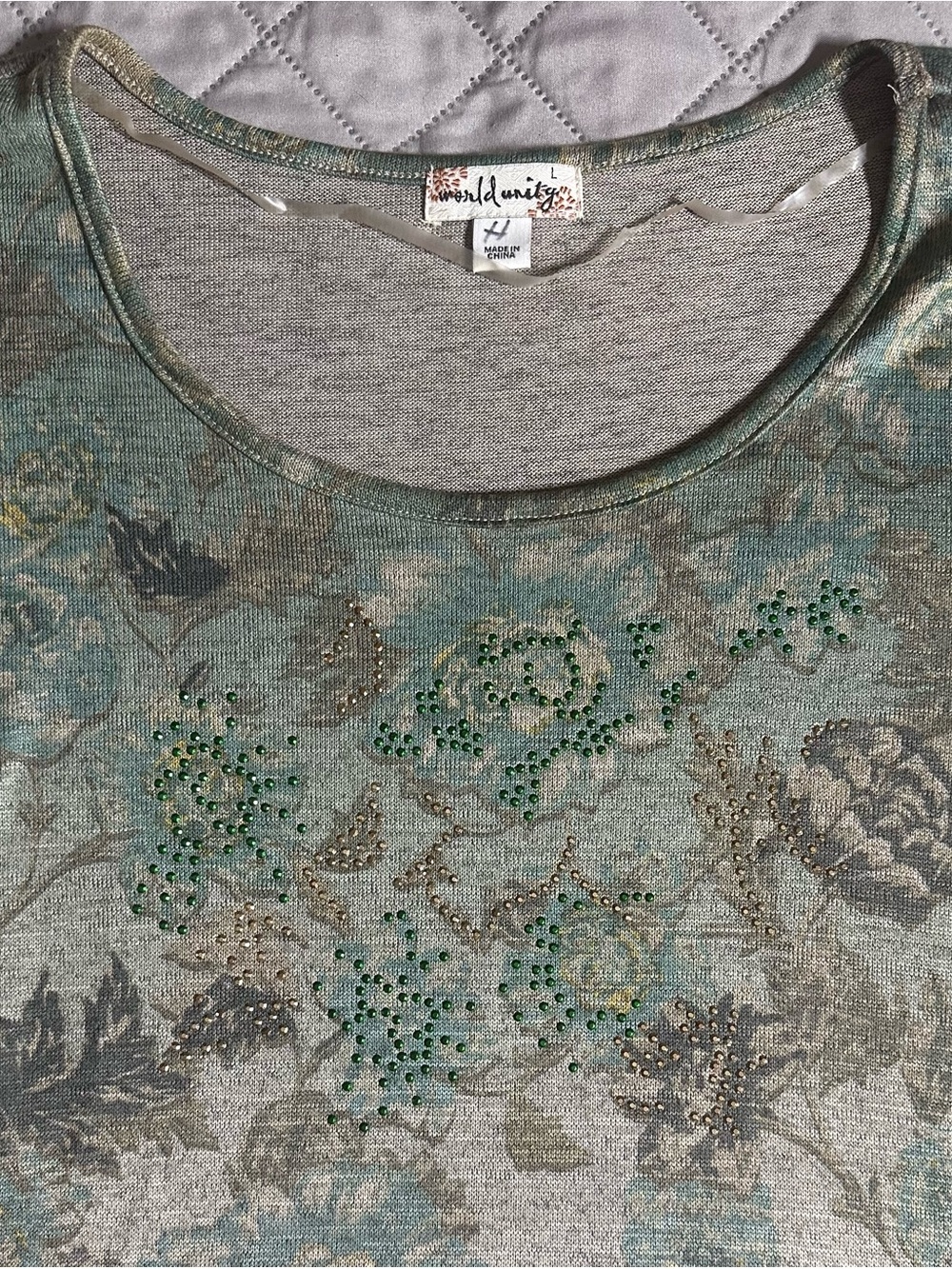 World Unity Women's Green Floral Scoop Neck Top